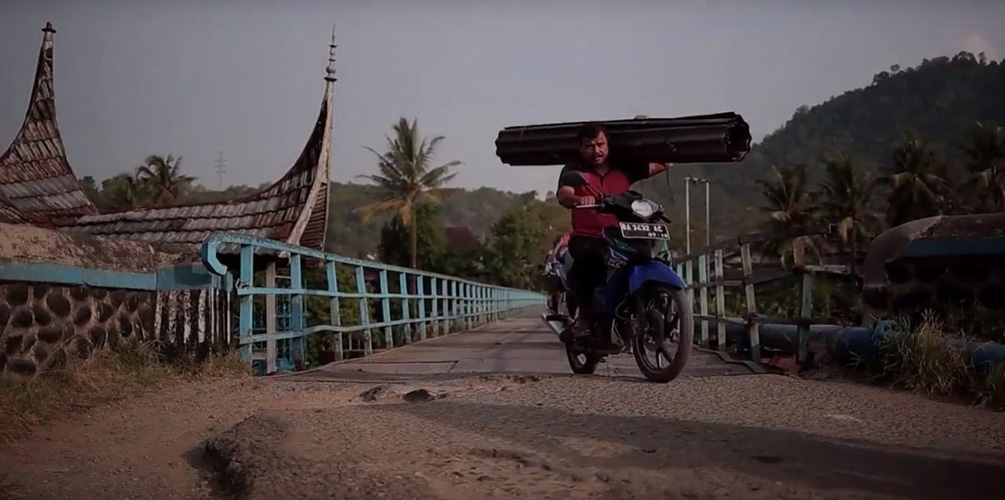 Short Documentary Film: Jembatan Sibuk