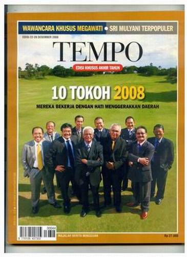 A Tempo Magazine cover from 2008, showing a group of smiling people on a grass turf.