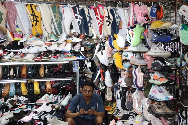 fashion shoe vendors
